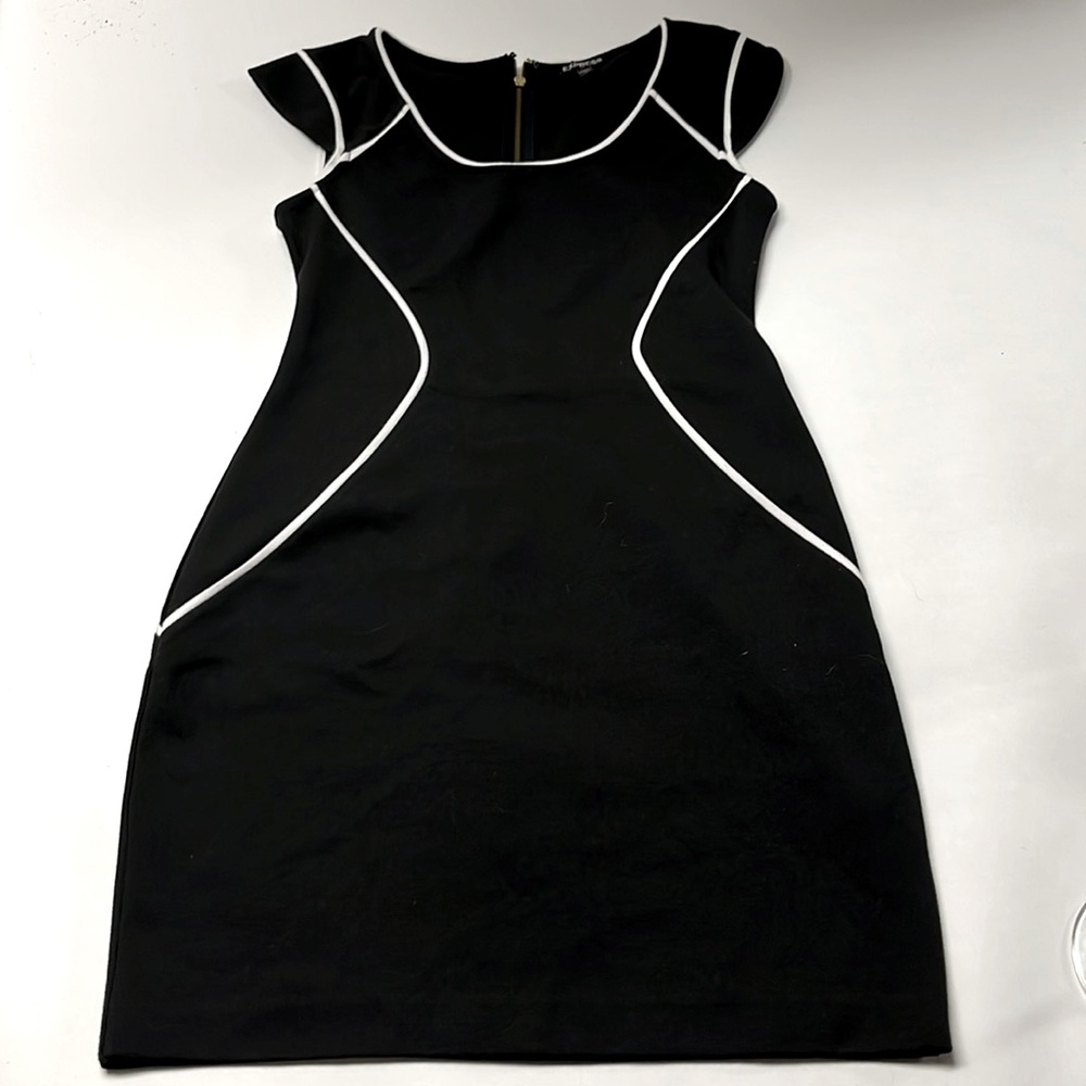 Express black and white dress